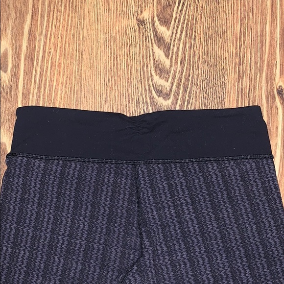 Lululemon capris - Picture 5 of 5